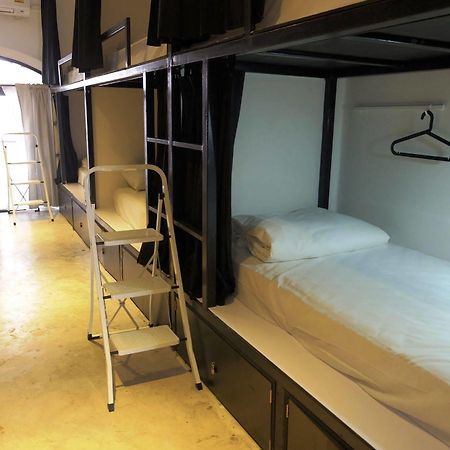 Seek Sleep Hostel Bangkok Luaran gambar