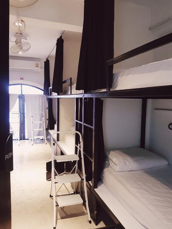 Seek Sleep Hostel Bangkok Luaran gambar