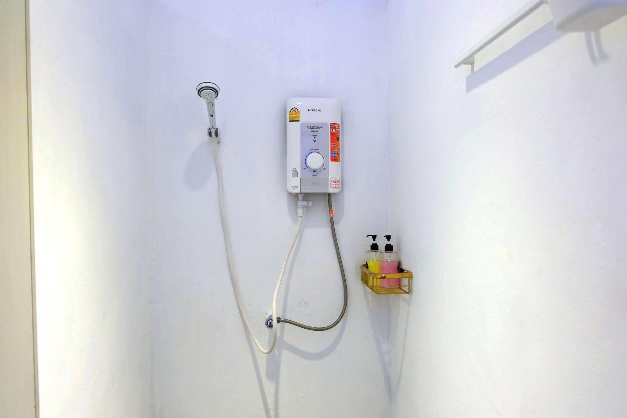 Seek Sleep Hostel Bangkok Luaran gambar