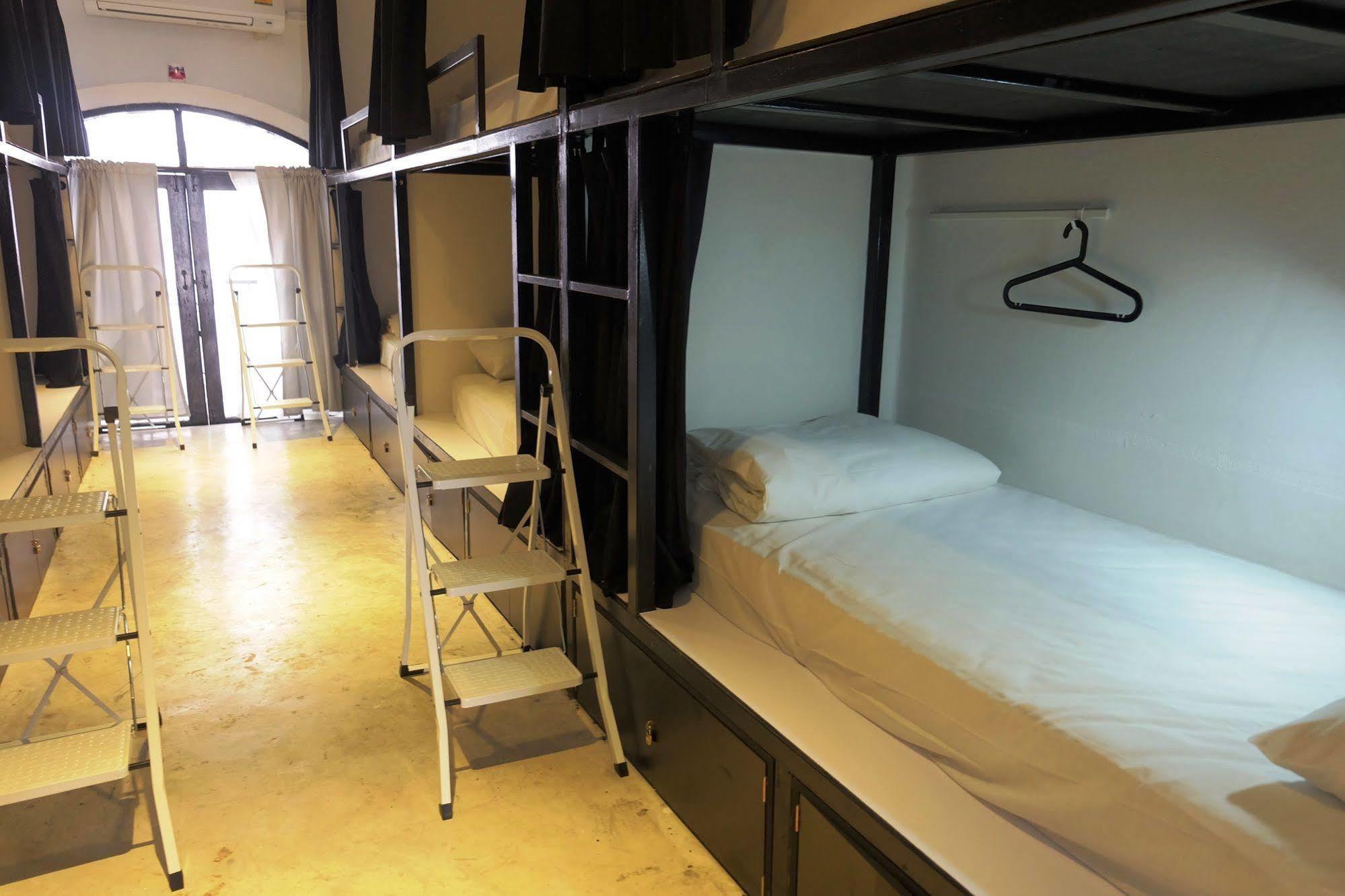 Seek Sleep Hostel Bangkok Luaran gambar