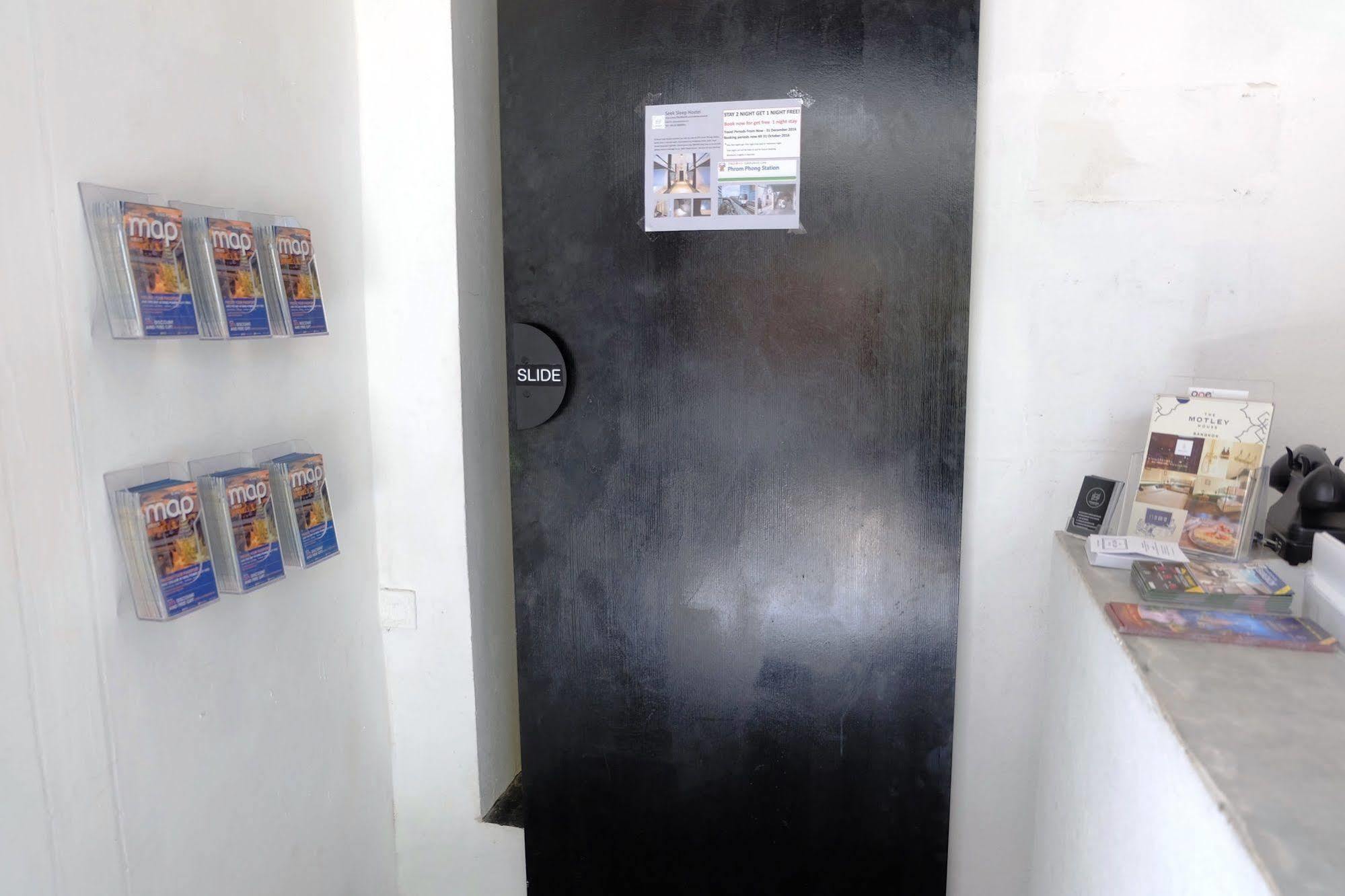 Seek Sleep Hostel Bangkok Luaran gambar