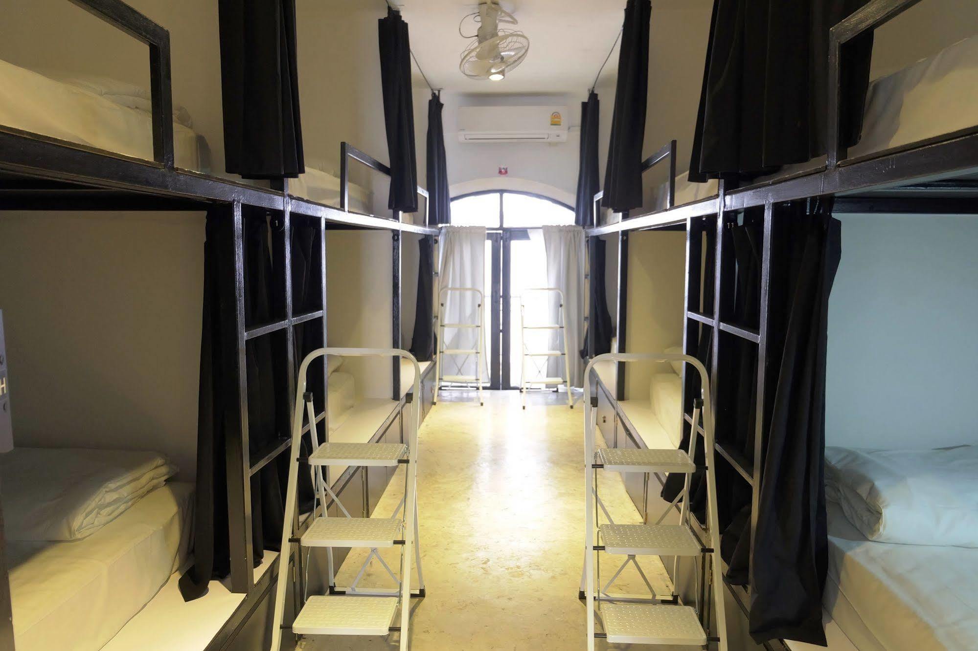 Seek Sleep Hostel Bangkok Luaran gambar