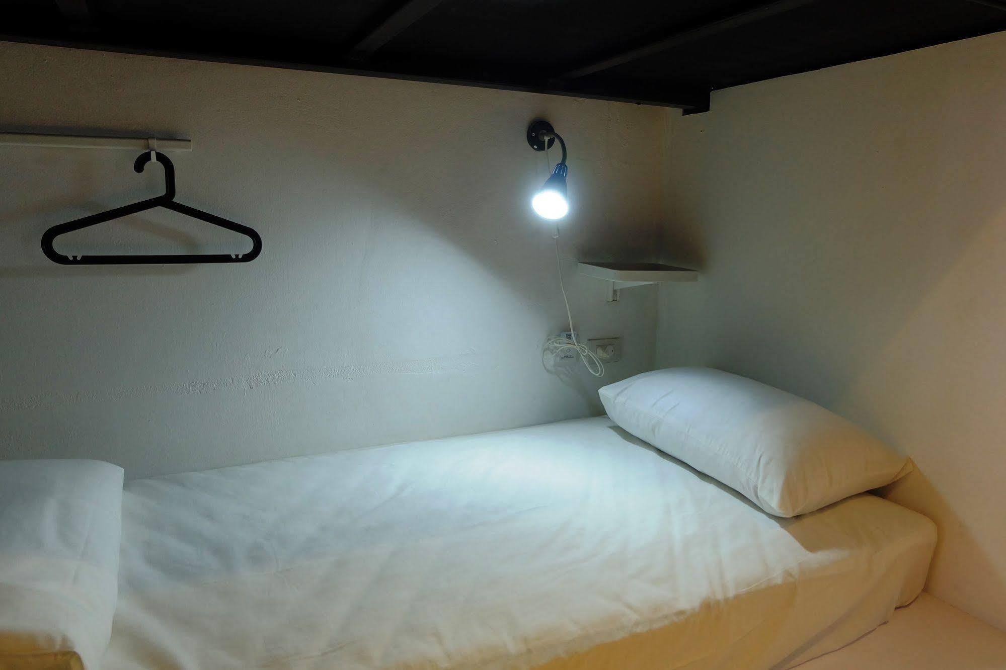Seek Sleep Hostel Bangkok Luaran gambar